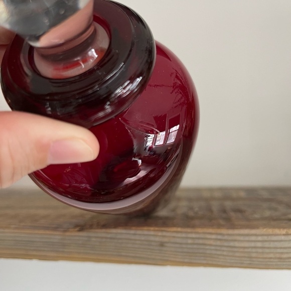 Ruby red blown glass perfume bottles set 2 - Picture 6 of 7